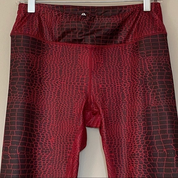 Alpha Prime Apparel Red Black Croc Nile Workout Leggings, Medium - Picture 4 of 13
